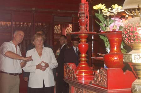 Thủ tướng Đức thăm Văn Miếu - Quốc Tử Giám